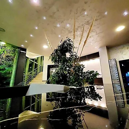 Juli Hotel 3*