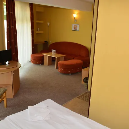 Hotel Juli Słoneczny Brzeg