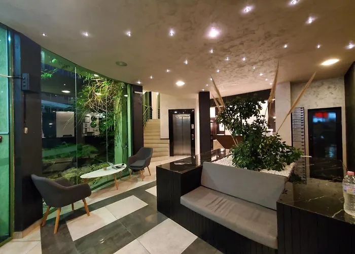 Juli 3* סאני ביץ'