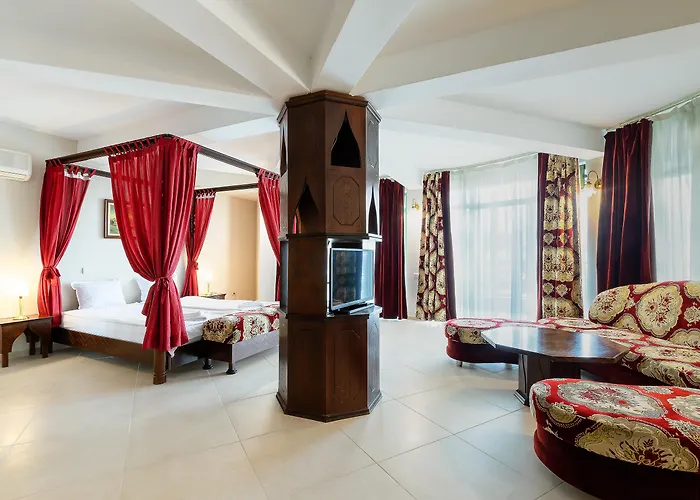 Juli סאני ביץ'