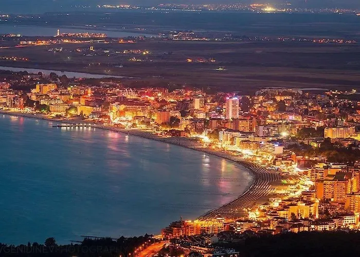 Juli 3* סאני ביץ'